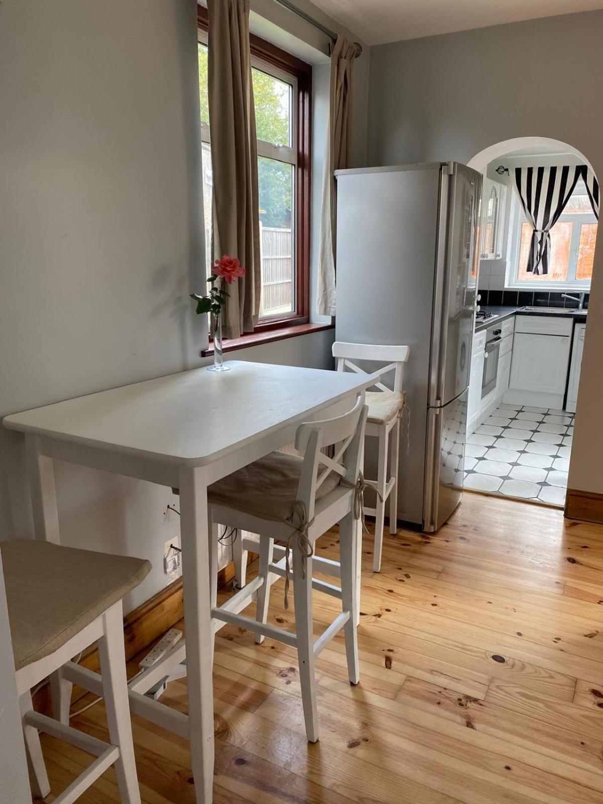 Lovely Rooms In West London Northolt  Exterior foto